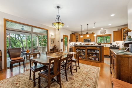 Open-Concept Ranch Home Christmas Mountain Golf Estates - image 11