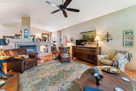 Open-Concept Ranch Home Christmas Mountain Golf Estates - image 8