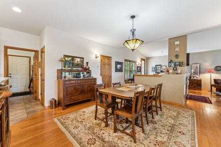 Open-Concept Ranch Home Christmas Mountain Golf Estates - image 13