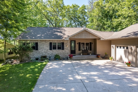 Open-Concept Ranch Home Christmas Mountain Golf Estates - image 48