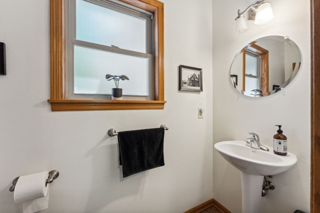 Open-Concept Ranch Home Christmas Mountain Golf Estates - image 21