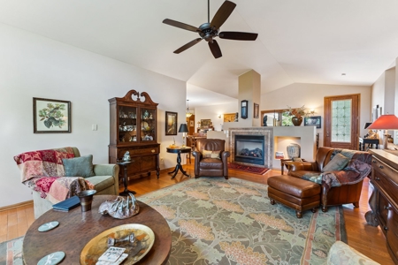 Open-Concept Ranch Home Christmas Mountain Golf Estates - image 9