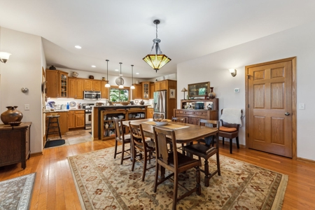 Open-Concept Ranch Home Christmas Mountain Golf Estates - image 10