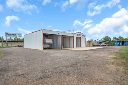 5 Homes + 60 Storage Units + Barndominium - Winnsboro, Texas - image 10