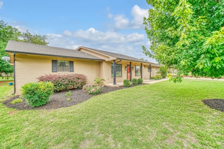 Home For Sale In Elk City, Oklahoma - image 3