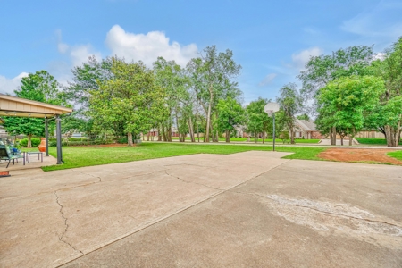 Home For Sale In Elk City, Oklahoma - image 43