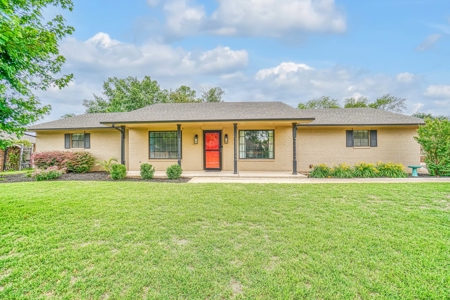 Home For Sale In Elk City, Oklahoma - image 4