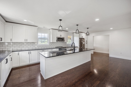 Large Remodeled 5 Bed 3.5 Bath Home - Hustonville, Ky - image 16