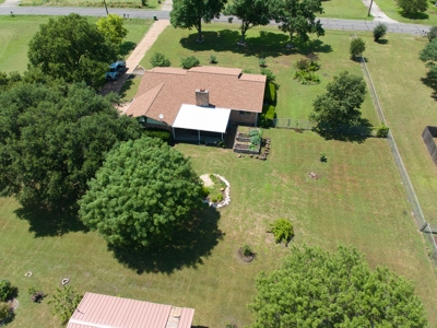 "257 Earle Rd, Hewitt, TX – Country Living on 2+ Acres!" - image 5