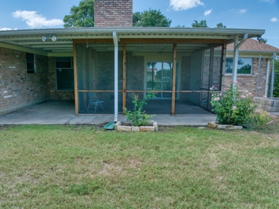 "257 Earle Rd, Hewitt, TX – Country Living on 2+ Acres!" - image 8