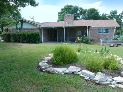 "257 Earle Rd, Hewitt, TX – Country Living on 2+ Acres!" - image 7