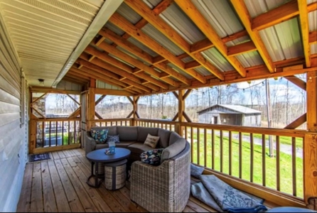 Beautiful Home and Farm For Sale in Waynesboro, TN - image 25