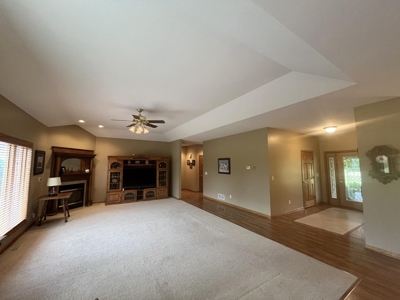 Ranch Country Home On 20 Acres - image 7