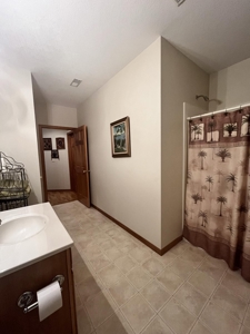 Ranch Country Home On 20 Acres - image 38