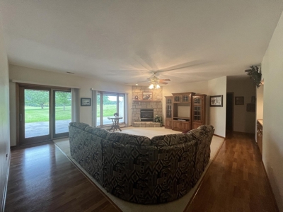 Ranch Country Home On 20 Acres - image 30