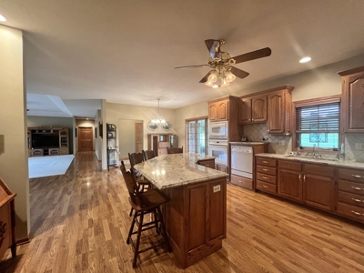 Ranch Country Home On 20 Acres - image 11