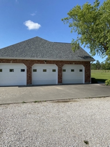 Ranch Country Home On 20 Acres - image 3