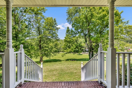 Country Home for Sale in Maury County, Tennessee - image 9