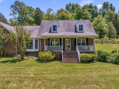 Country Home for Sale in Maury County, Tennessee - image 3
