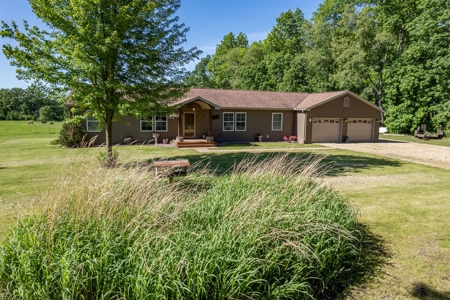 Country Living on this Marquette County WI 3 Bedroom 2 Bath - image 43