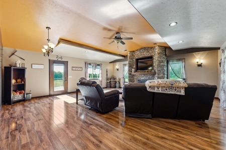 Country Living on this Marquette County WI 3 Bedroom 2 Bath - image 15