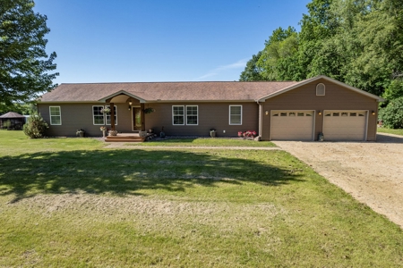 Country Living on this Marquette County WI 3 Bedroom 2 Bath - image 1