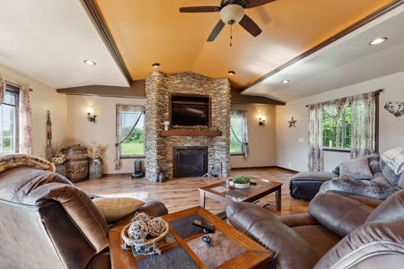Country Living on this Marquette County WI 3 Bedroom 2 Bath - image 16