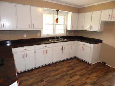 Charming Tennessee Country Home on 28.73 Acres! - image 11