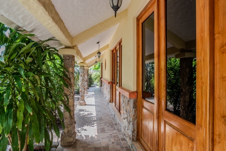 Oceanfront 3bed Villa with Pool in Costa Esmeralda - image 34