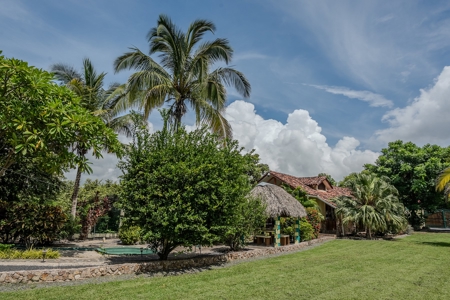Oceanfront 3bed Villa with Pool in Costa Esmeralda - image 30