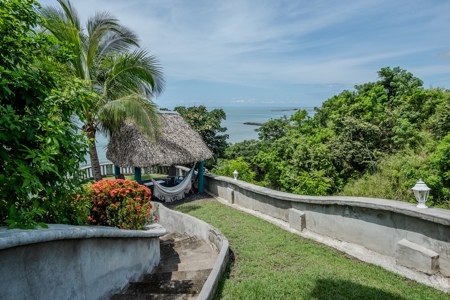 Oceanfront 3bed Villa with Pool in Costa Esmeralda - image 29