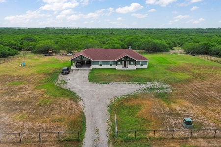 Gorgeous Custom Home on 30 Acres, George West, Tx!! - image 8