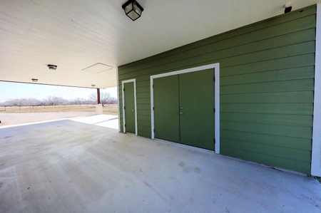 Gorgeous Custom Home on 30 Acres, George West, Tx!! - image 18