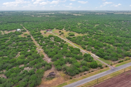 Gorgeous Custom Home on 30 Acres, George West, Tx!! - image 10