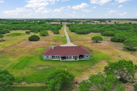 Gorgeous Custom Home on 30 Acres, George West, Tx!! - image 9