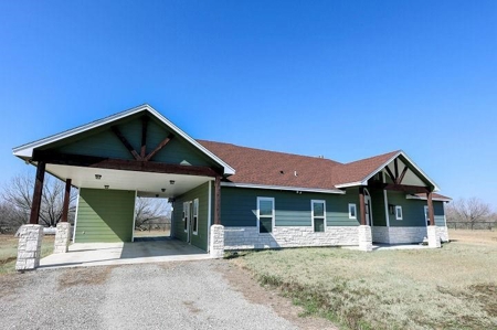 Gorgeous Custom Home on 30 Acres, George West, Tx!! - image 14