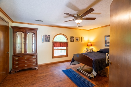 Country Home and Land for Sale in Vienna, MO - image 20