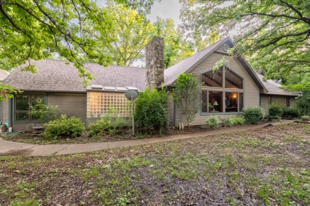 Country Home and Land for Sale in Vienna, MO - image 3