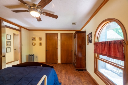 Country Home and Land for Sale in Vienna, MO - image 21