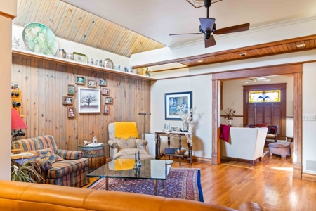 Charming Modern Farmhouse on 24 Acres for Sale, Vernon Co MO - image 4