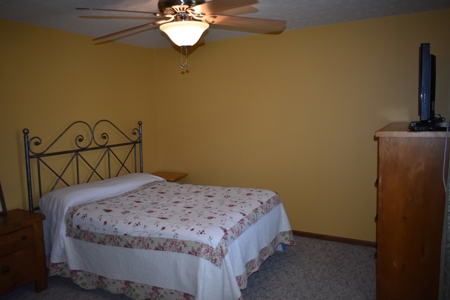 Move in ready with incredible view! - image 11