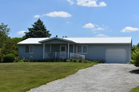 Move in ready with incredible view! - image 6