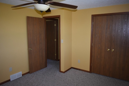 Move in ready with incredible view! - image 9