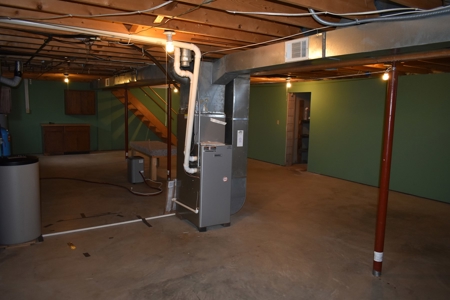 Move in ready with incredible view! - image 24