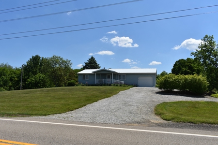 Move in ready with incredible view! - image 1