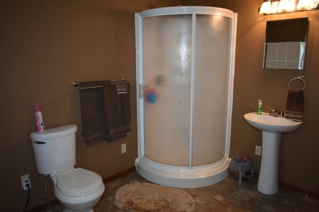 Move in ready with incredible view! - image 16