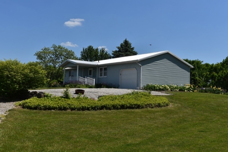 Move in ready with incredible view! - image 5
