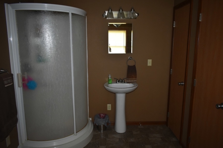 Move in ready with incredible view! - image 14