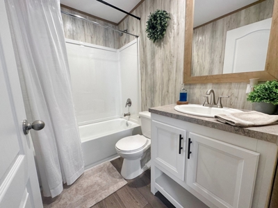 Country Home on 5 Acres in High Springs, FL - image 2