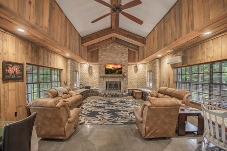 Rare Hunting Tract for Sale in Forrest County, MS - image 9